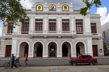 Cienfuegos, Küba - 11 Ağustos 2023: Küba Cinfuegos 'ta Tomas Terry tiyatrosu