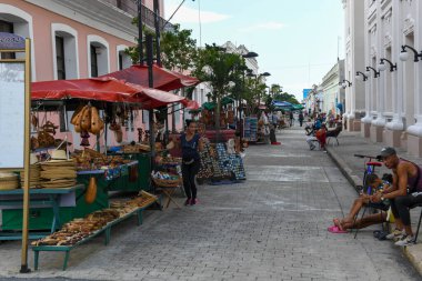 Cienfuegos, Küba - 11 Ağustos 2023: Küba 'daki turizm pazarı