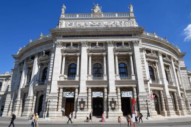 Viyana, Avusturya - 29 Haziran 2023: Avusturya Viyana şehir merkezindeki kale tiyatrosu