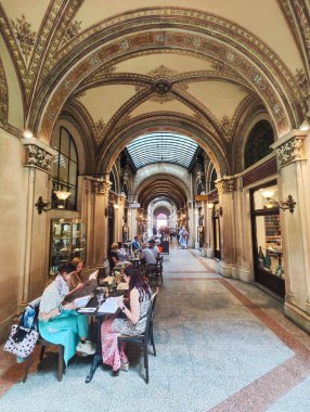 Viyana, Avusturya - 30 Haziran 2023: Avusturya Viyana 'nın merkezinde restoran