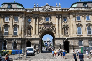 Budapeşte, Macaristan - 20 Mai 2023: Macaristan 'daki Budapeşte kraliyet sarayı