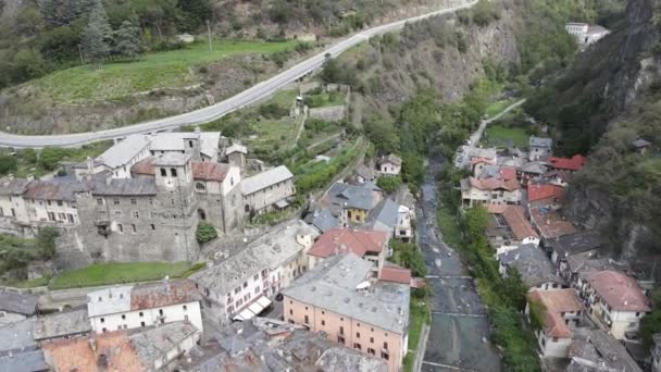 Drone Uitzicht Het Dorp Verres Aosta Velley Italië — Stockvideo