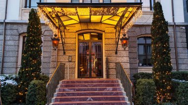 İsviçre 'de Zürih' te bir evin kapısına bak.