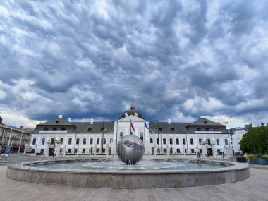 Bratislava, Slovakya - 28 Haziran 2023: Slovakya 'daki Bratislava' daki Grassalkovich başkanlık sarayında