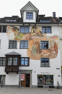 St Gall, İsviçre - 28 Ekim 2023: İsviçre 'de St Sall' un merkezindeki eski bir eve bakın