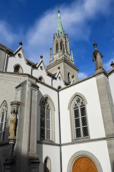 İsviçre 'deki St. Gall' ın merkezindeki Saint Lorenz Kilisesi 'nde manzarası