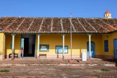 Tirinidad, Küba - 13 Ağustos 2023: Küba 'da Trinidad' ın okul binasında görüş