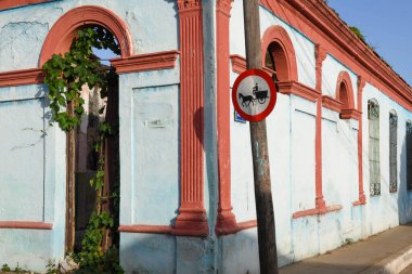 Tirinidad, Küba - 13 Ağustos 2023: Küba 'daki Trinidad koloni kasabasında manzara