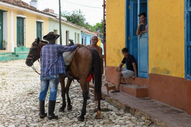 Tirinidad, Küba - 13 Ağustos 2023: Küba 'daki Trinidad koloni kasabasında manzara
