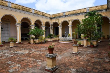 Tirinidad, Küba - 13 Ağustos 2023: Küba 'daki Trinidad' daki Romantik Müzenin İçi