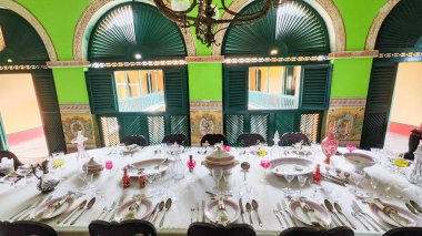 Tirinidad, Küba - 13 Ağustos 2023: Küba 'daki Trinidad' daki Romantik Müzenin İçi