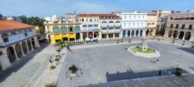 Havana, Küba - 7 Ağustos 2023: Küba 'da Havana' daki Vieja Meydanı