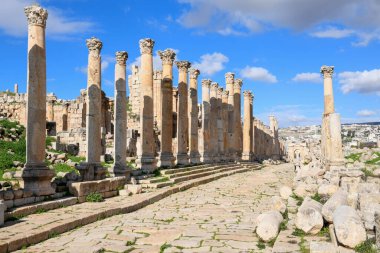Ürdün 'deki Jerash' ın Roma harabelerine bakın.