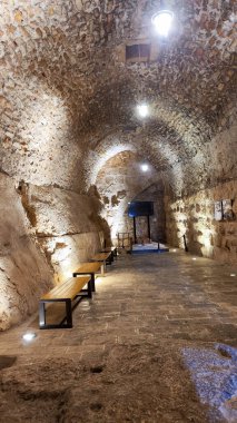 Ürdün 'deki Ajlun kalesinin içi.