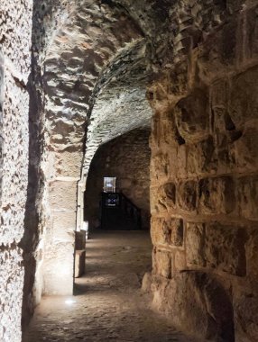 Ürdün 'deki Ajlun kalesinin içi.