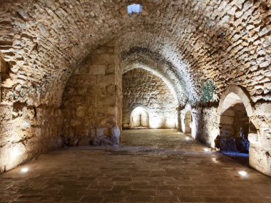 Ürdün 'deki Ajlun kalesinin içi.