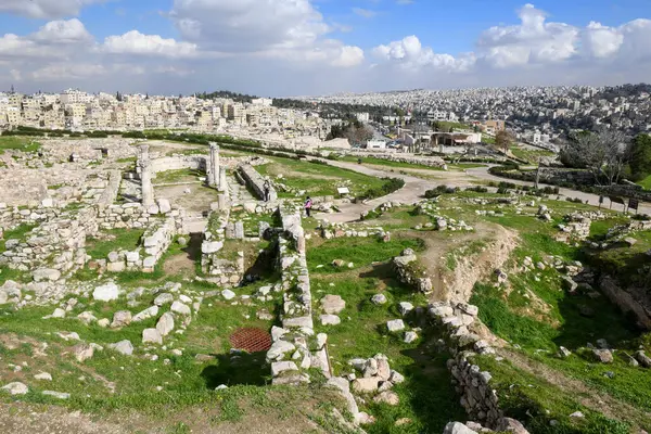 Άποψη Της Ρωμαϊκής Ακρόπολης Στο Αμμάν Της Ιορδανίας Εικόνα Αρχείου
