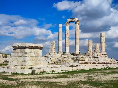 Ürdün 'deki Amman' daki Roma kalesine bakın.