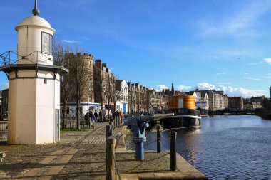Leith Edinburgh, İskoçya - 30 Mart 2024: İskoçya 'da Edinburgh yakınlarındaki Leith' te