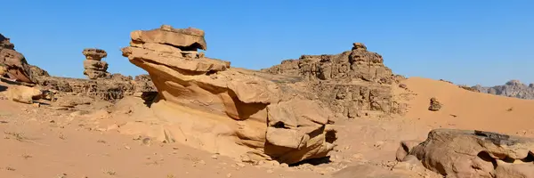 Landscape Wadi Rum Desert Jordan Rechtenvrije Stockafbeeldingen