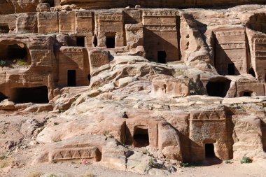 Ürdün 'deki Petra' daki Tobbes 'a bak.