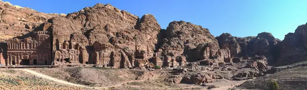 Vista Para Túmulos Reais Petra Jordânia Imagens De Bancos De Imagens Sem Royalties