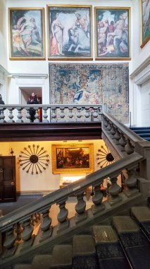 Edinburgh, İskoçya - 30 Mart 2024: İskoçya 'daki Edinburgh Holyroodhouse sarayında iç mekan