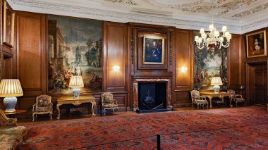 Edinburgh, İskoçya - 30 Mart 2024: İskoçya 'daki Edinburgh Holyroodhouse sarayında iç mekan