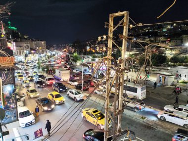 Amman, Jordan - 25 Ocak 2024: Ürdün 'de Amman' ın gece görüşü