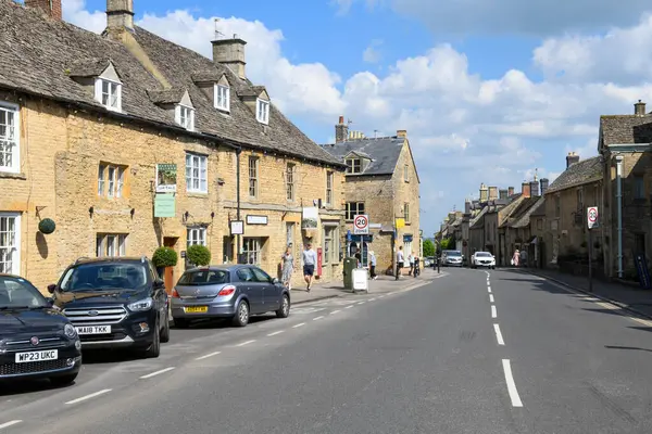 Stow on the wold, England - 19 Mayıs 2024: İngiltere 'deki Stow köyüne bakın