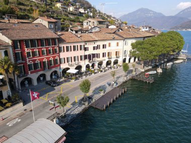 İsviçre 'deki geleneksel Morcote köyünde insansız hava aracı görüntüsü