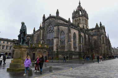 Edinburgh, İskoçya - 29 Mart 2024: İskoçya 'da Edinburgh' daki Saint Giles Katedrali 'nde