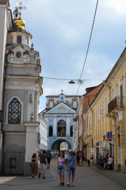 Vilnius, Litvanya - 1 Haziran 2024: Litvanya 'daki Vilnius kilisesinin şafak kapısında
