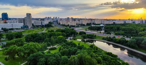 Belarus 'taki Minsk şehrinin havadan görünüşü