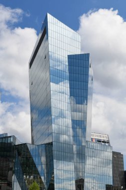 Litvanya 'daki Vilnius gökdelenine bak