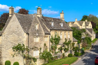 İngiltere 'deki Bibury köyüne bakın.
