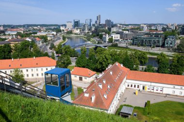 Vilnius, Litvanya - 2 Haziran 2024: Litvanya 'daki Vilnius' un eski merkezinde