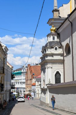 Vilnius, Litvanya - 2 Haziran 2024: Litvanya 'daki Vilnius' un eski merkezinde