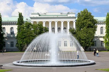 Vilnius, Litvanya - 2 Haziran 2024: Litvanya 'daki Vilnius' un eski merkezinde