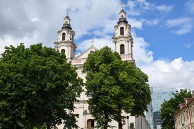 Vilnius, Litvanya - 2 Haziran 2024: Litvanya 'daki Vilnius' un eski merkezinde