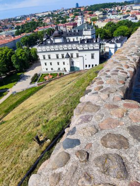 Vilnius, Litvanya - 2 Haziran 2024: Litvanya 'daki Vilnius' un eski merkezinde