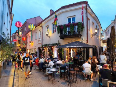 Vilnius, Litvanya - 2 Haziran 2024: Litvanya 'daki Vilnius' un eski merkezinde