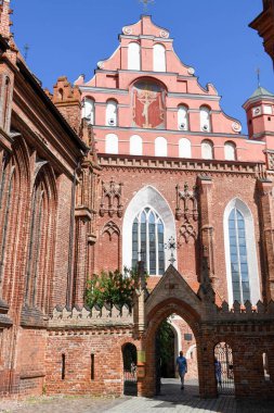 Vilnius, Litvanya - 26 Mayıs 2024: Litvanya 'daki Vilnius Saint Anne ve Bernardine kiliselerinde
