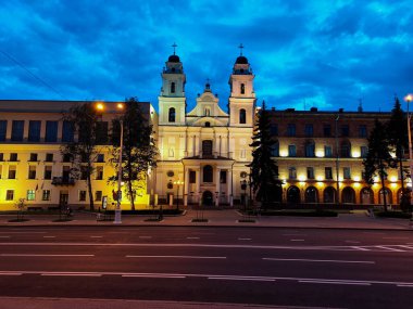 Minsk, Belarus - 27 Mayıs 2024: Belarus 'ta geceleyin Minsk' te