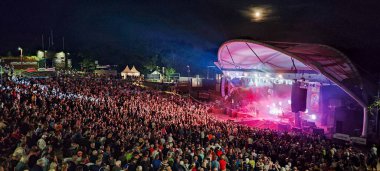 Loreley, Almanya - 19 Temmuz 2024: Almanya Loreley 'de Prog festivali gecesi