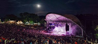 Loreley, Almanya - 19 Temmuz 2024: Almanya Loreley 'de Prog festivali gecesi
