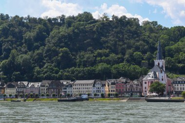Almanya 'da Ren üzerinde St. Goar Kilisesi