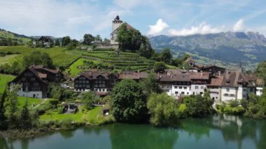 İsviçre 'deki Werdenberg köyünün insansız hava aracı görüntüsü