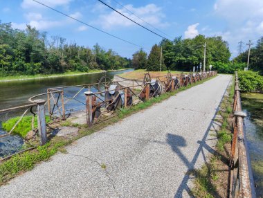 İtalya 'daki Tornavento' daki hidroelektrik santrali.