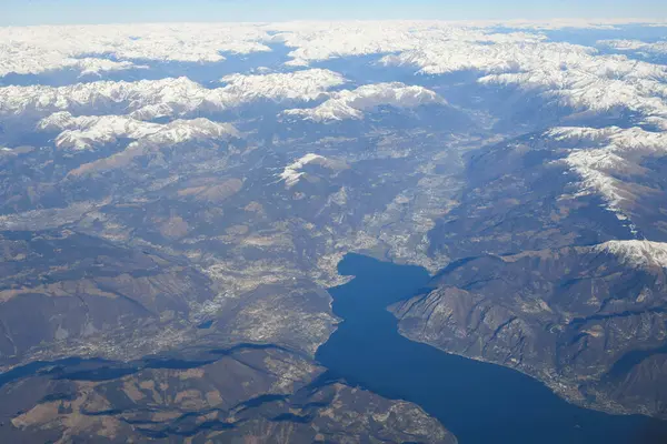 Ticino kantonu ve İsviçre Alplerinde Locarno 'nun hava manzarası